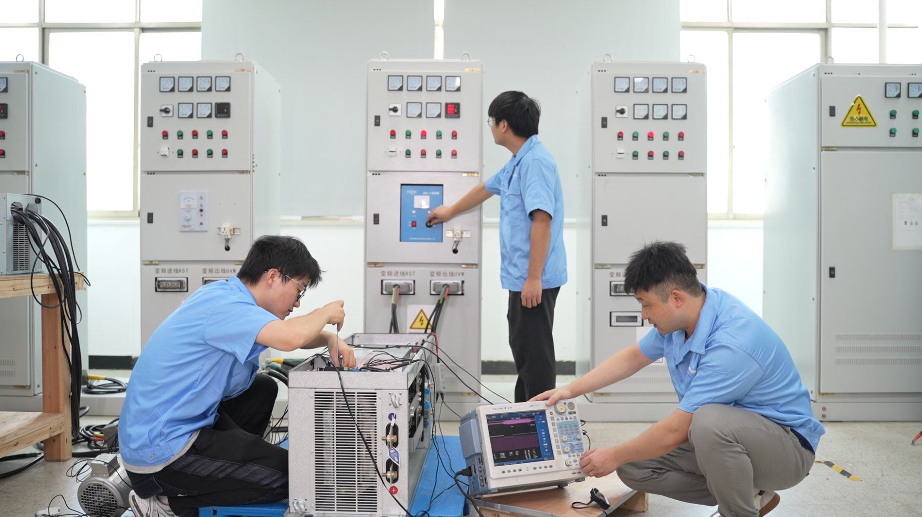High voltage variable frequency drive